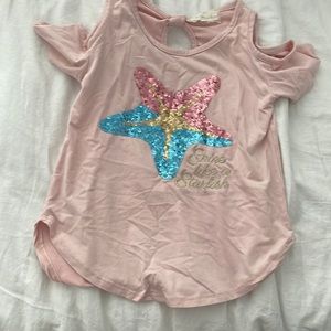 5/15✨ super cute shirt